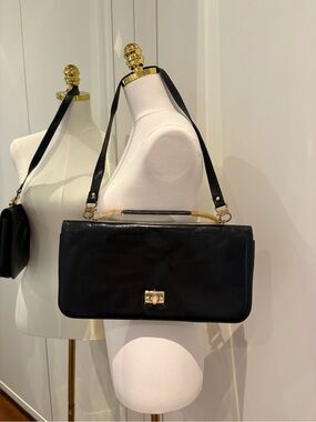 Vintage leather shoulder bag
